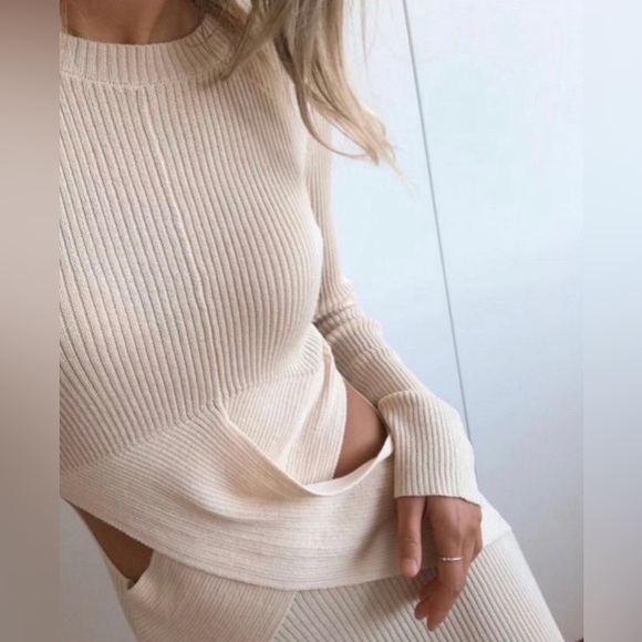 Italian Women's Cream and Tan Dress, size S - Picture 5 of 6